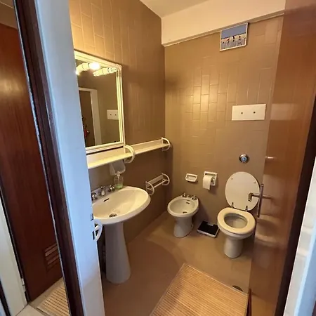 Ampio In Centro Con Vista - Terrazze, Parcheggio Gratuito E Wi-fi Apartamento Lignano Sabbiadoro