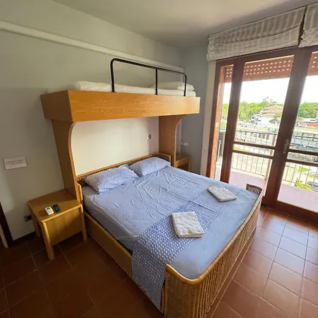 Ampio In Centro Con Vista - Terrazze, Parcheggio Gratuito E Wi-fi Apartamento Lignano Sabbiadoro